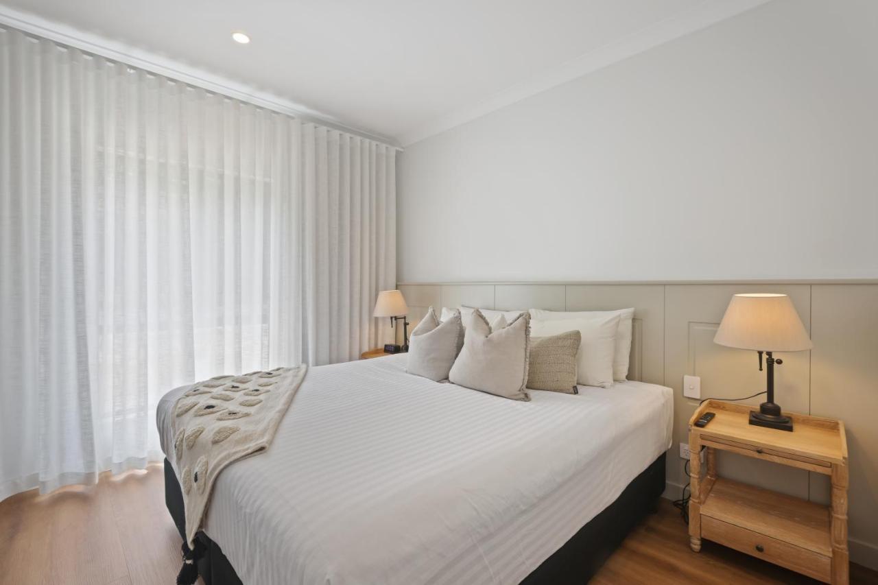 Clare Country Club Hotell Exteriör bild