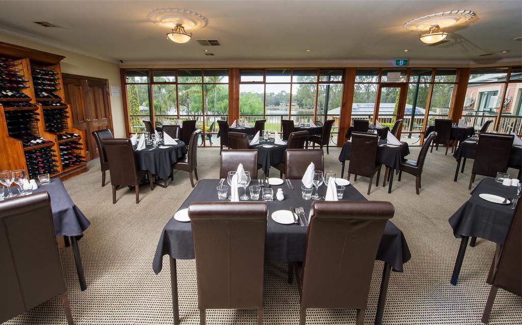 Clare Country Club Hotell Exteriör bild