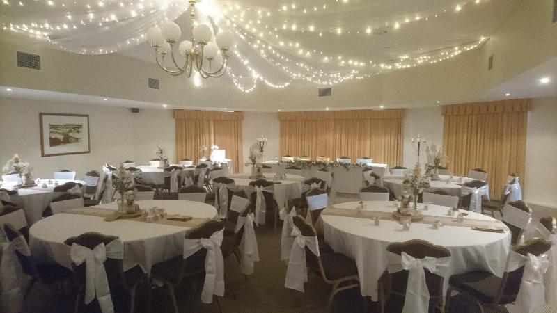 Clare Country Club Hotell Exteriör bild